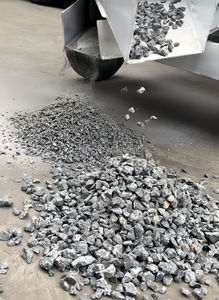 Мобильная щековая дробилка малого размера с дизельным двигателем, нижняя щековая дробилка с вибрационным ситом, популярная в Африке дробилка для камня - Product Image 4