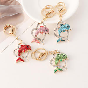 Llavero <span class=keywords><strong>de</strong></span> Delfín con Corazón <span class=keywords><strong>de</strong></span> Diamantes <span class=keywords><strong>de</strong></span> Imitación Brillantes y Lujosos, Amuleto Dorado <span class=keywords><strong>de</strong></span> <span class=keywords><strong>Amor</strong></span> para Bolsos, Llaves, Regalos Promocionales con Temática <span class=keywords><strong>de</strong></span> Playa - Product Image 2