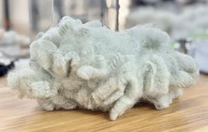 ใยโพลีเอสเตอร์รีไซเคิลแบบกลวง 20D HD ไม่มีซิลิโคน สำหรับยัดไส้เฟอร์นิเจอร์และไส้ผ้านวม - Product Image 2