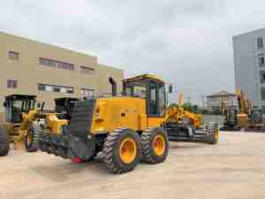 รถเกรดเดอร์ PF Excellent Performance Road Machine รุ่น Gr2153 มือสอง กำลัง 220 แรงม้า พร้อมเครื่องยนต์ทรงพลังสำหรับขาย - Product Image 3