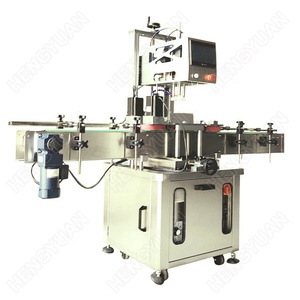 Ligne de production automatique de haute précision pour le conditionnement et le bouchage de shampooing à l'<span class=keywords><strong>alcool</strong></span> <span class=keywords><strong>isopropylique</strong></span> médical de 50 à 1000 ml avec moteur à engrenages et fixation à quatre roues - Product Image 5