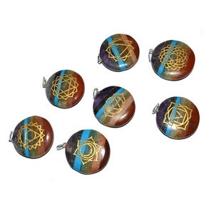 Compre Conjuntos de Colgantes de Chakra Naturales Curativos |   Joyería de Sanación Reiki con Piedras Preciosas Grabadas - Product Image 1