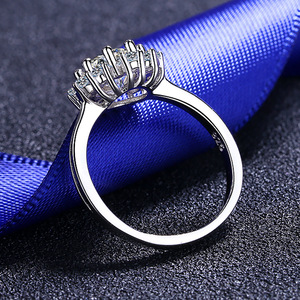 แหวนเพชรโมอิสสีเงินสเตอร์ลิงสำหรับผู้หญิงแหวนดอกทานตะวันแปดแฉกของขวัญวันวาเลนไทน์สำหรับการแต่งงานแบบสบายๆของ S925 - Product Image 5