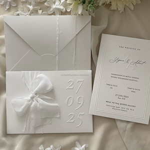 Enveloppe en papier gaufré personnalisée pour mariage et événement gaufrage personnalisé sur papier coton écologique - Product Image 3