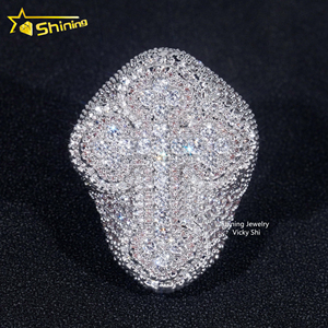 Envío rápido Iced Out Hip Hop Ring Hombres Moda Latón Cubic CZ Diamond Cross Ring Estilo <span class=keywords><strong>de</strong></span> lujo Anillos <span class=keywords><strong>de</strong></span> compromiso <span class=keywords><strong>de</strong></span> boda - Product Image 1