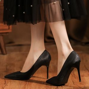 Escarpins en satin à bout pointu et talon aiguille de 8 cm, chaussures de mariée à enfiler, tendance mode - Product Image 4
