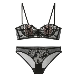 Completo Intimo Sexy Floreale Ricamato da Donna con <span class=keywords><strong>Reggiseno</strong></span> <span class=keywords><strong>Balconette</strong></span> con Ferretto Push-Up e Slip in Rete Trasparente Stile Francese con Spalline Convertibili - Product Image 6
