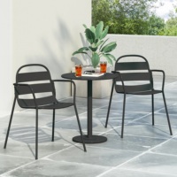 Chaise de balcon d'hôtel, table ronde, mobilier en métal, chaise de bistrot d'extérieur
