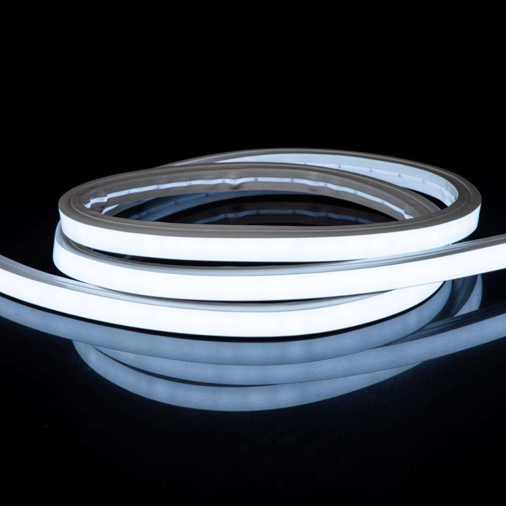 สีแดงและสีเขียวและสีฟ้า