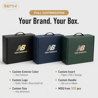 Boîte d'expédition en carton ondulé noir mat personnalisée avec poignée découpée, insert en pâte à papier et dorure à chaud pour emballage de cadeaux d'entreprise et de marques de luxe