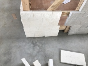 Esterno esterno naturale split pannelli decorativi della parete di <span class=keywords><strong>pietra</strong></span> tegola di tacchino bianco botticino calcare rivestimento della parete per edifici - Product Image 5