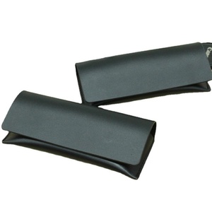 Étui à lunettes portable fait main en cuir coloré avec chiffon de nettoyage, vente en gros d'usine, sac souple personnalisé - Product Image 1
