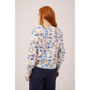 Pull en maille anti-boulochage décontracté pour femme, motif feuilles imprimé numériquement, couleur blanc cassé, manches longues, collection automne, écoresponsable - Product Image 1