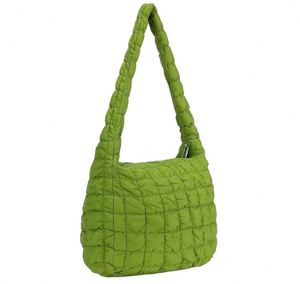 Sac fourre-tout matelassé léger et rembourré, fabriqué en usine BSCI - Product Image 1