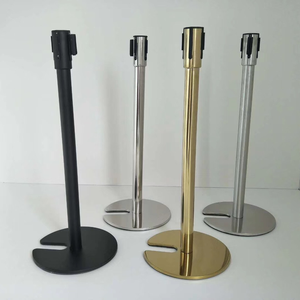 Barrera de Tráfico Apilable en Forma de U de Acero Inoxidable para Filas de Espera - Product Image 5