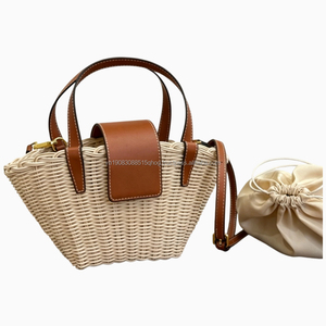 Sac à main trapèze de luxe en rotin avec bandoulière amovible et fermeture à rabat pour femme, sac de plage décontracté de marque de créateur, durable - Product Image 1
