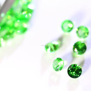 <span class=keywords><strong>Valiosa</strong></span> <span class=keywords><strong>piedra</strong></span> preciosa tsavorita tamaño pequeño 0,7mm a 3mm forma redonda suelta preciosa granate <span class=keywords><strong>verde</strong></span> <span class=keywords><strong>piedra</strong></span> tsavorita a precio mayorista - Product Image 5