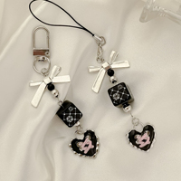 Breloque de téléphone Y2K Gothique Cœur Nœud Papillon, Esthétique Vintage Harajuku Coquette, Pendentif de sac noir, Porte-clés en métal avec fermoir mousqueton