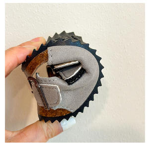 صنادل للأطفال من الجلد الطبيعي المصنفر بنعل ناعم ، صنادل أطفال من الجلد الطبيعي المصنفر على الطراز البريطاني ، أحذية أطفال من جلد البولي يوريثان ، حزام بإبزيم - Product Image 5