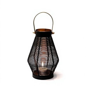Portavelas de hierro con diseño de malla negra y asa dorada, decoración para el hogar - Product Image 3
