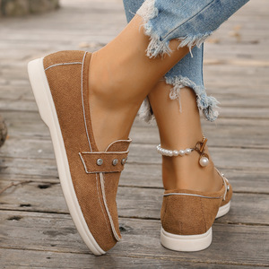 รองเท้าสวมสบายแบบสลิปออนสำหรับผู้หญิง รุ่นใหม่ล่าสุดสำหรับฤดูใบไม้ร่วง ไซส์ใหญ่ แต่งหมุด แฟชั่นรองเท้าแบน - Product Image 4