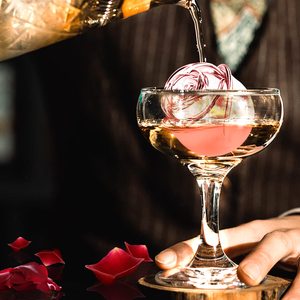 Moules à glace 3D en forme de rose et de boule, 2,5 pouces, grands bacs à glaçons pour <span class=keywords><strong>4</strong></span> glaçons géants en forme de fleur, parfaits pour les cocktails, les jus, le whisky et le <span class=keywords><strong>bourbon</strong></span> - Product Image 2