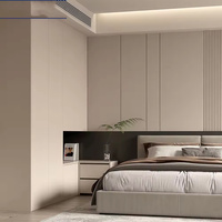 Unité d'îlot de dressing moderne en bois avec coiffeuse et miroir escamotable pour chambre à coucher