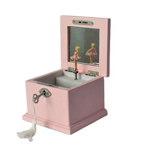 Caja Musical de Madera de Lujo de Alta Calidad con Diseño de Bailarina para Joyas, Ideal para Bodas y para Niñas - Product Image 1