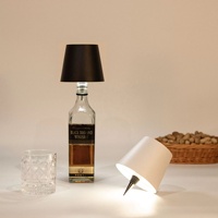 Lampe de table circulaire moderne en ABS Lampe de bouteille de vin vide réutilisable rechargeable et à intensité variable Conception simple