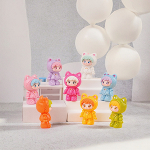 โดราเอมอน ตุ๊กตาตั้งโต๊ะ งานฝีมือเรซิ่นน่ารัก รักษ์โลก ของตกแต่งโต๊ะทำงาน แฟชั่น ของเล่นแบบสุ่ม กล่องของขวัญคริสต์มาส - Product Image 3