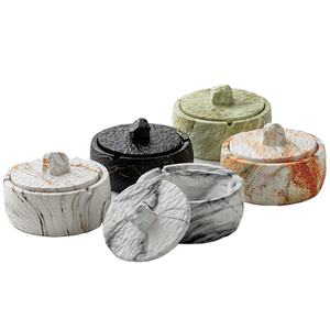 Vente en gros de cendrier de <span class=keywords><strong>bureau</strong></span> personnalisé en céramique avec impression par transfert d'eau et couvercle - Product Image 1