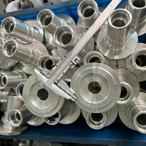 Fabrik preis OEM Kunden spezifischer CNC-Bearbeitungs <span class=keywords><strong>service</strong></span> Aluminium-CNC-Teile CNC-Fräsen Kfz-CNC-Drehs ervice CNC-bearbeitete Teile - Product Image 1