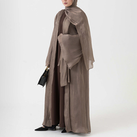 Ensemble Abaya Femme Musulmane Personnalisé Chiffon Froissé Taupe Chaud Manches Kimono Assorti Hijab Robe Modeste Musulmane Commande en Gros