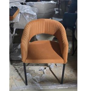 Chaises de salle à manger de luxe, nouveau design, mobilier d'hôtel noir avec tissu en velours orange foncé, chaises de restaurant portables - Product Image 3
