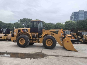 Chargeuse sur pneus Caterpillar 966H diesel d'occasion, 23,2-23,7 tonnes, avec une capacité de godet de 3,5-5,0 m³, pour l'exploitation minière et la manutention portuaire - Product Image 2