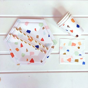 Ensemble d'assiettes et de tasses jetables de style INS, 7 pouces, 9 pouces, prix super bas pour les fêtes de mariage, d'anniversaire et de festival - Product Image 2