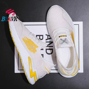 Chaussures de sport en tricot personnalisées en usine, lacets blancs, chaussures décontractées pour hommes - Product Image 3