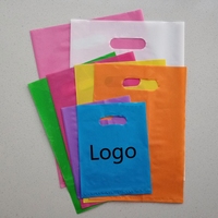 Sacs en plastique découpés sur mesure durables avec votre propre logo, emballage de vêtements de luxe, sac de shopping en plastique imperméable, fournisseur