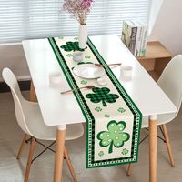 Chemin de table imprimé pour la Saint-Patrick, 13 * 72 pouces, chemin de table vert trèfle porte-bonheur, utilisé pour la décoration de la Saint-Patrick