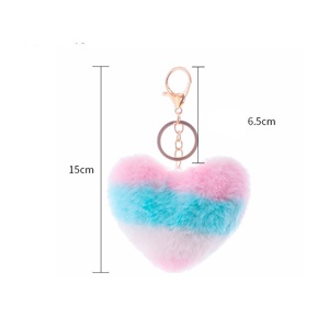 Porte-clés pompon en fourrure moelleuse colorée de 10 cm, en forme de cœur, vente en gros, pour cadeaux promotionnels d'entreprise - Product Image 2