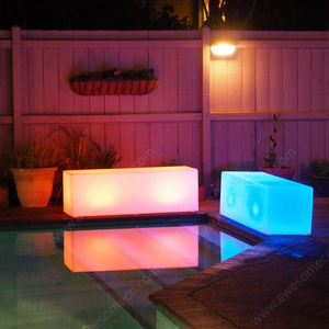 Panca e Tavolo LED Illuminati da Esterno Contemporanei per Eventi in Giardino e <span class=keywords><strong>Bar</strong></span> (BS120) - Product Image 2