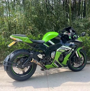 <span class=keywords><strong>Moto</strong></span> sportive Kawasaki <span class=keywords><strong>Ninja</strong></span> ZX-10R <span class=keywords><strong>1000cc</strong></span>, 4 cylindres, pour la course sur route - Product Image 6