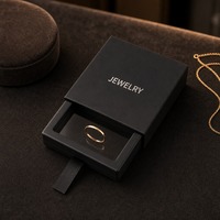 Boîte cadeau pour bijoux en carton noir mat personnalisé, avec couvercle coulissant, plateau coulissant et ruban satiné, vente en gros, directement de l'usine
