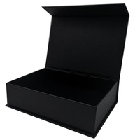 Boîte cadeau pliable en carton noir de luxe personnalisée avec fermeture magnétique pour vêtements, emballage de vêtements, gaufrage, chaussettes