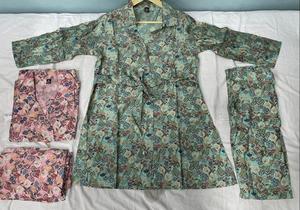 Venta al por mayor de suministro de fábrica estampado de seda con papel de aluminio hermoso juego de cordones con trabajo hecho a mano en el cuello de proveedor indio - Product Image 5