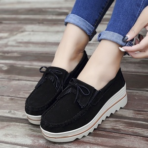2025 <span class=keywords><strong>scarpe</strong></span> estive da <span class=keywords><strong>donna</strong></span> con zeppa media Slip-On con zeppa Sole spessa punta con nappe e colori misti per la mamma - Product Image 6