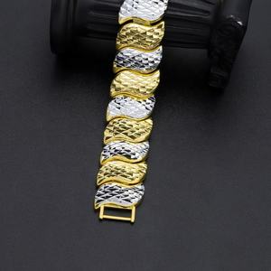 Brazalete de Moda para Mujer JXX de Dos Colores, Chapado en Oro de 24K, Brazalete con Dijes de Moda - Product Image 2