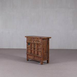 Mobile Intagliato in Legno di Olmo Antico dall'Era della Repubblica Cinese - Mobile Invecchiato e Patinato - Credenza Laterale in Stile Zen per Camera degli Ospiti - Product Image 3