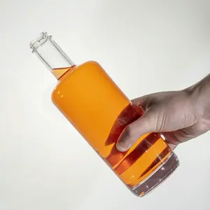 Fabrika temini boş şeffaf cam düz omuz cam şişe kırmızı vidalı kapak yüksek sınıf likör tequila şişe