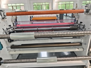 Découpeuse de film laminé avec tolérance de coupe de ±0,1 mm et moteur principal de 20 kW pour processus de laminage et de découpe de film à grande vitesse - Product Image 4